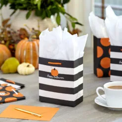 Hallmark 6.5" Assorted 8-Pack Stylish Halloween Small Gift Bags -Hallmark popular shop Assorted Stylish Halloween Small Gift Bags 5HGB1880 02