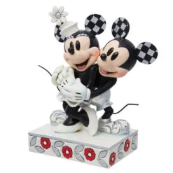 Enesco Jim Shore Disney 100 Years Of Wonder Mickey And Minnie Hugging Figurine, 7.25" 8 Enesco Jim Shore Disney 100 Years Of Wonder Mickey And Minnie Hugging Figurine, 7.25" -Hallmark popular shop Jim Shore Disney Mickey Mouse and Minnie Mouse Figurine 6013198 03