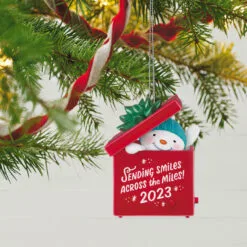Hallmark Smiles Across The Miles 2023 Recordable Sound Ornament -Hallmark popular shop Snowman in Red Present Keepsake Ornament 2499QGO2619 02